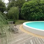 Ideal In With Private Pool