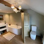 Ideal In With Private Pool 빌라 Burdinne