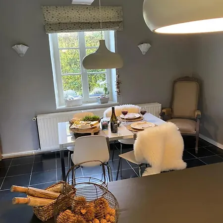 Ideal In With Private Pool Burdinne