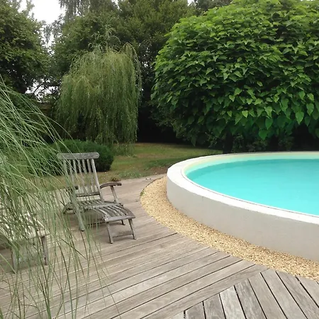 Ideal In With Private Pool
